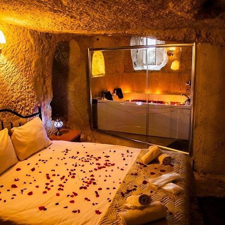 Glamada Cave Bed & Breakfast Юргюп Екстериор снимка