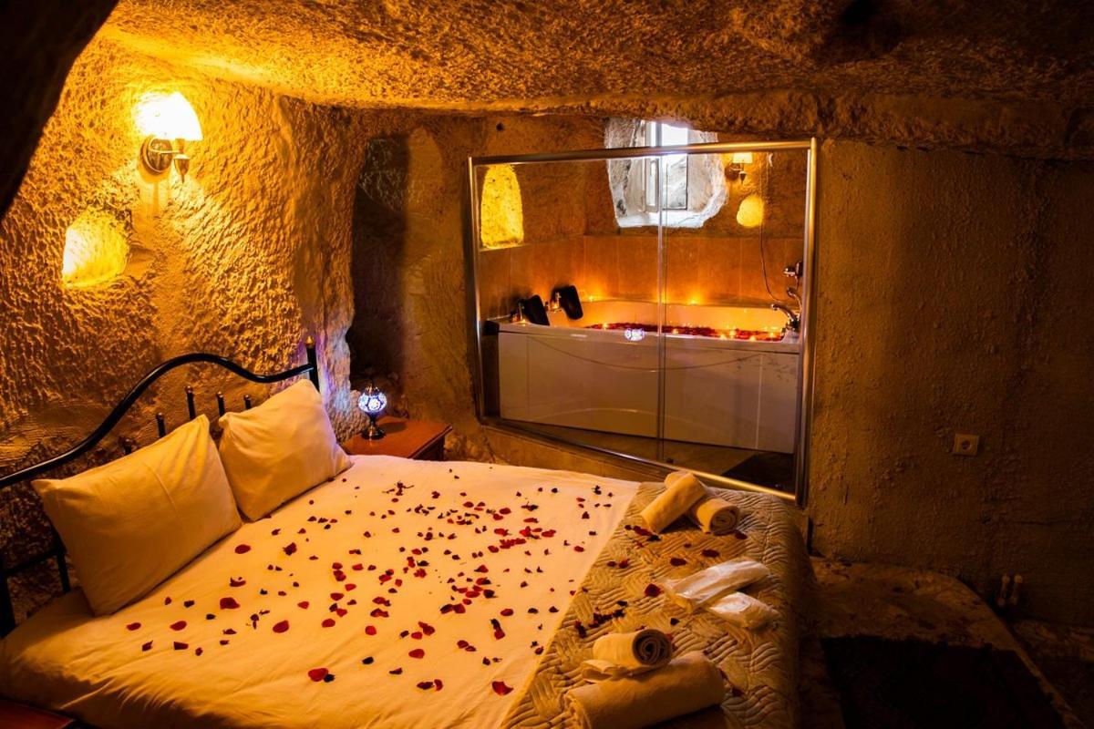 Glamada Cave Bed & Breakfast Юргюп Екстериор снимка